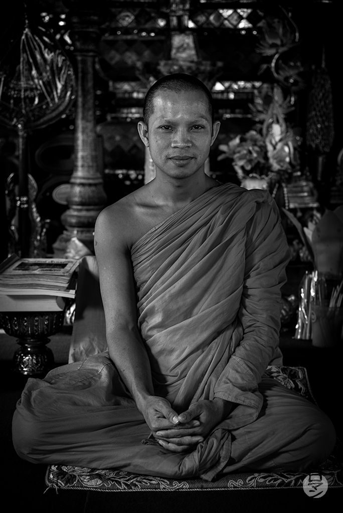Portrait de moine bouddhiste, Laos, photographie de Romain Guélat 